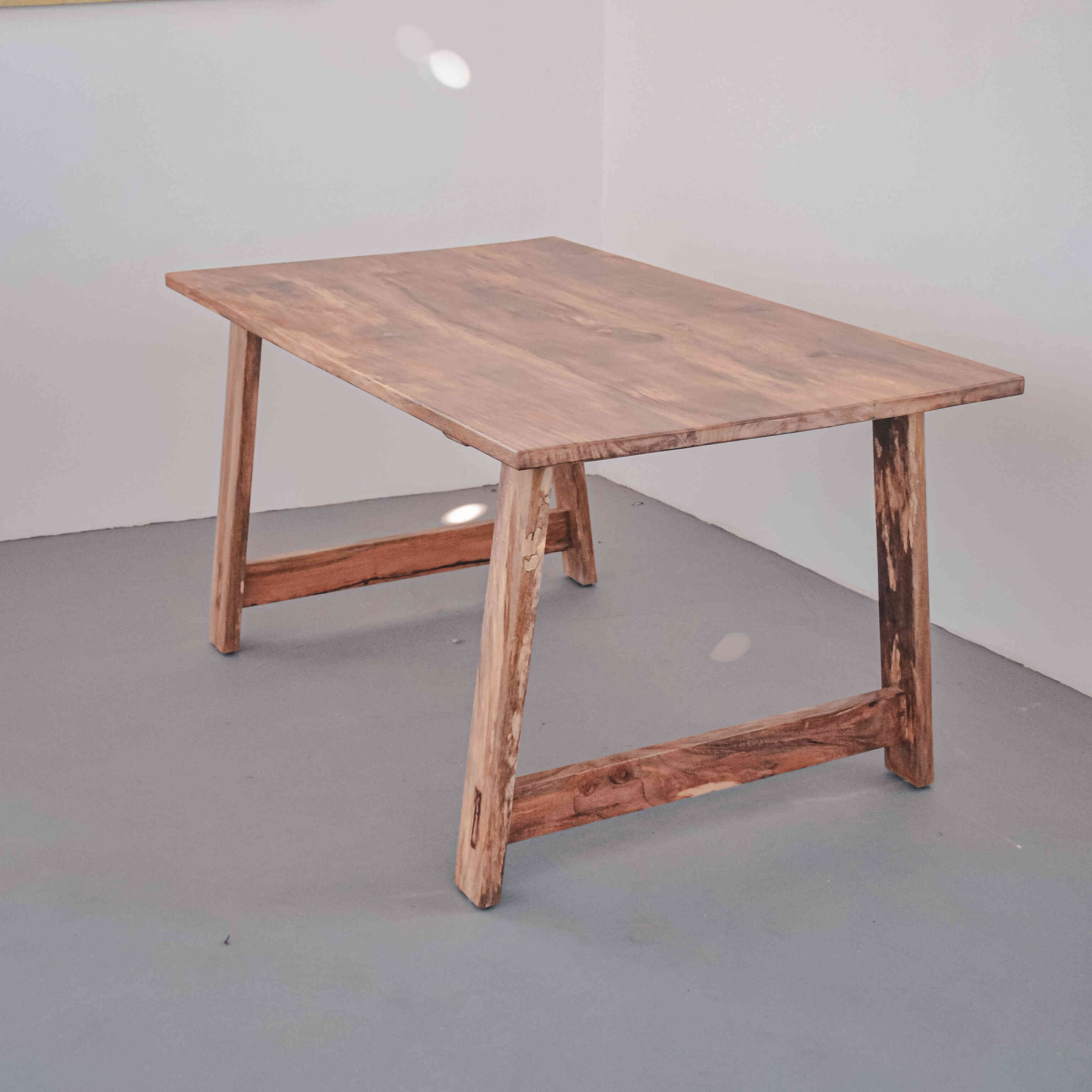 Kara Table